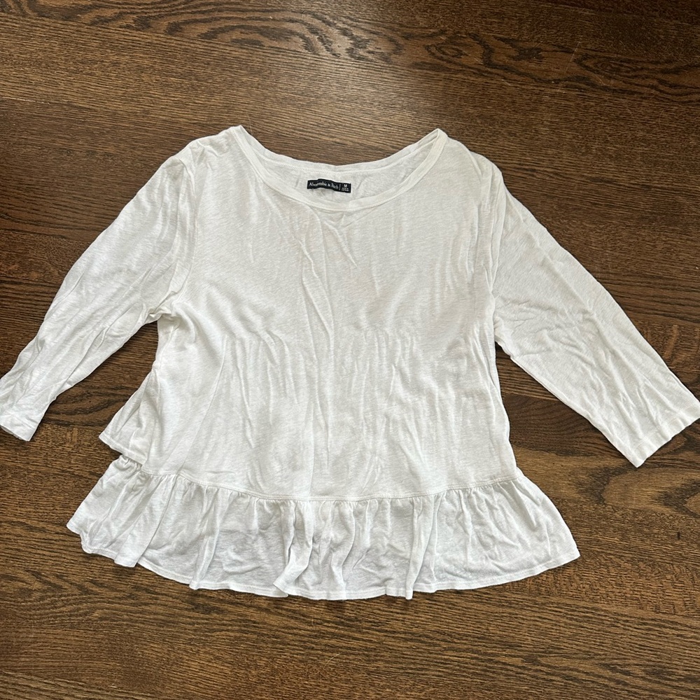 Abercrombie & Fitch White Peplum Ruffle Hem Top – 3/4 Sleeve – Size M, Good